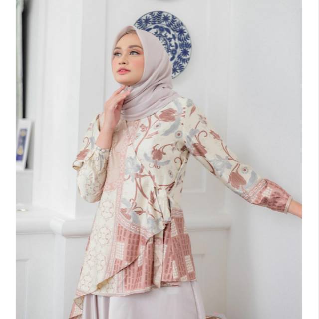 Kara Blouse Red Velvet by Wearing Klamby | Kara Blouse by Wearing Klamby