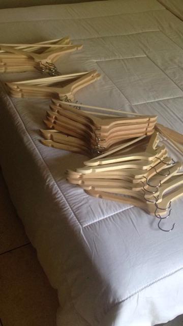 Ikbumers Gantungan Baju / Hanger Kayu - Set Isi 8 Kayu Alami
