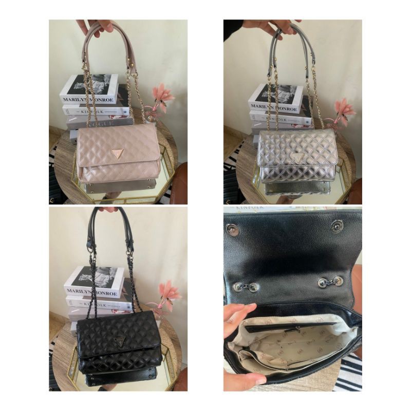 (NEW ARRIVAL)TAS GUESS RYAN GLOSSY SHOULDER BAG | CROSSBODY BAG