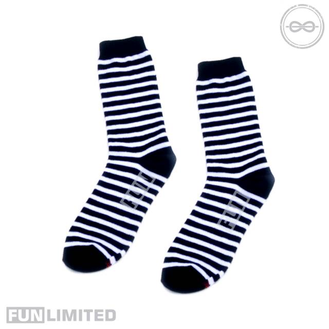 Kaos kaki skate zebra stripes kaos kaki oldschool motif Kaos kaki skate zebra stripes kaos kaki oldschool motif