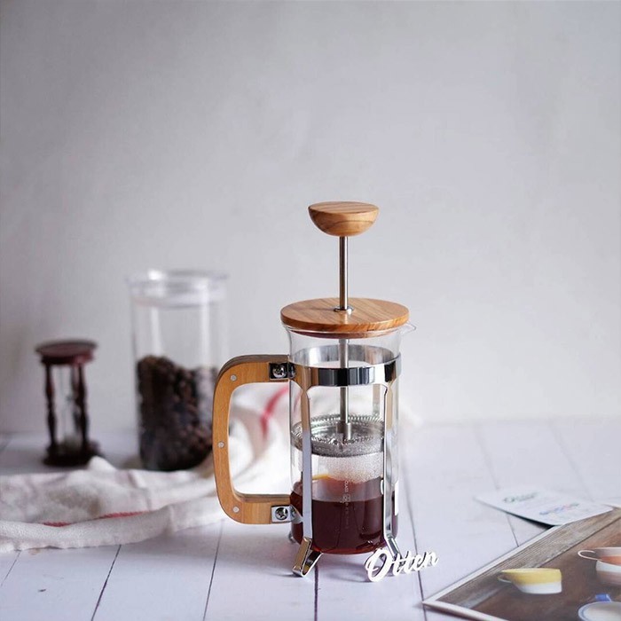 Hario - French Press Wood 4 Cups CPSW-4-OV-1