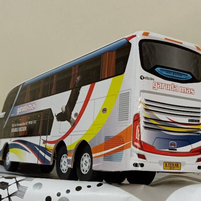 miniatur Bus bis /mainan bus bis  garuda mas double deker