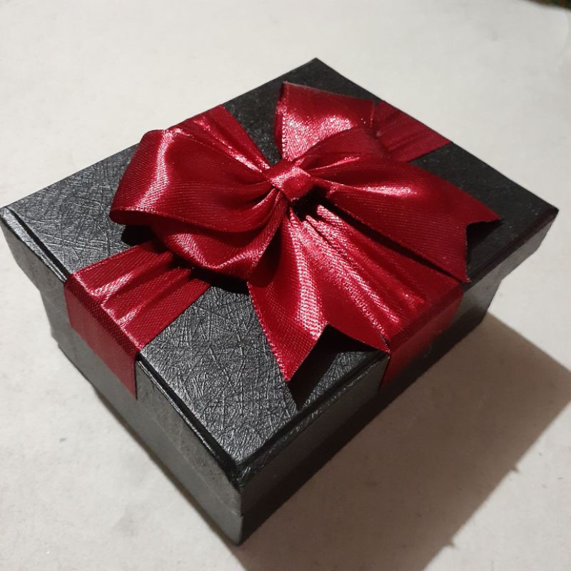 KOTAK KADO HITAM PITA MAROON SPESIAL HARDBOX GIFTBOX Bisa Reques Ukuran pilih warna