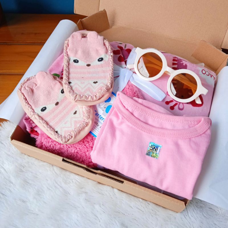 HAMPERS Kado bayi newborn jumper selimut kacamata