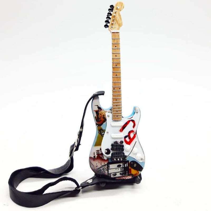 Miniatur Gitar Fender Stratocaster Billy Joe Amstrong Green Day Exclusive Skala 1/12 dan 1/6