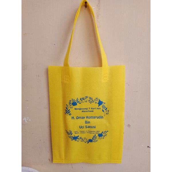 Tas Spunbon 25×35×10 sablon custom / tas mengenang  / tahlilan /haol/tasakuran/wedyng/khitanan/snaek