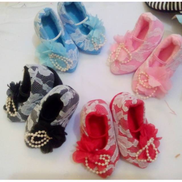 Sepatu heels bayi