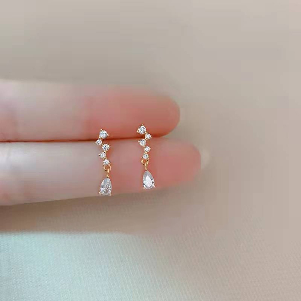 【COD Tangding】Anting Tusuk Gantung Temperament Desain Tetesan Air Hias Berlian Untuk Wanita