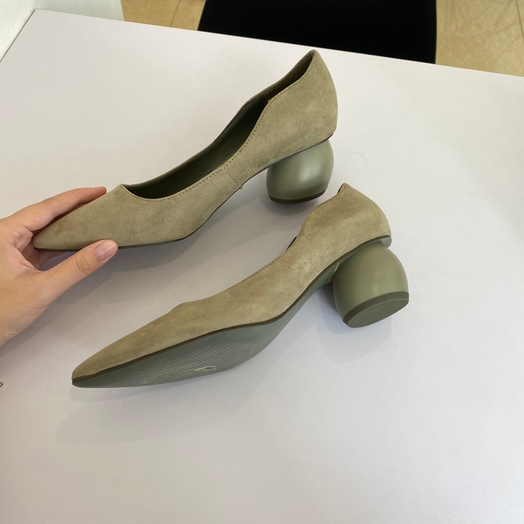 C circle Block Heels