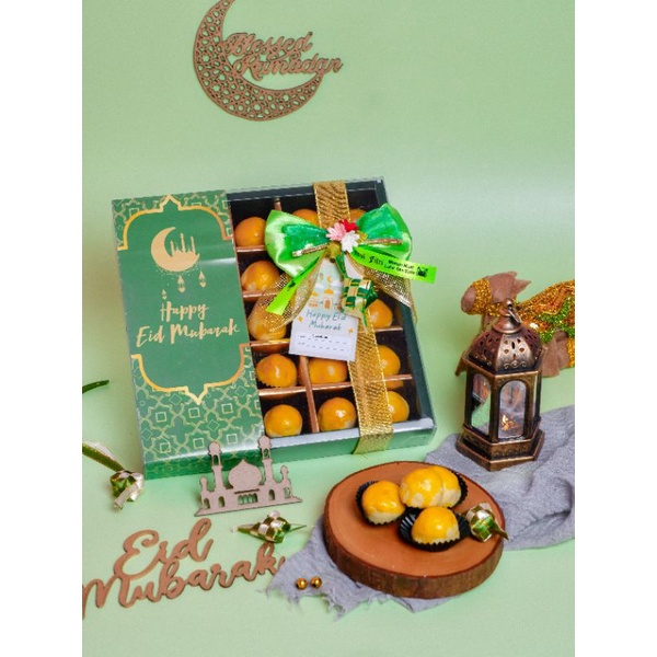 

Hampers imlek / hampers lebaran / hampers natal nastar wisman dan nastar karakter