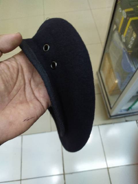 BARET HITAM MERAh BIRU