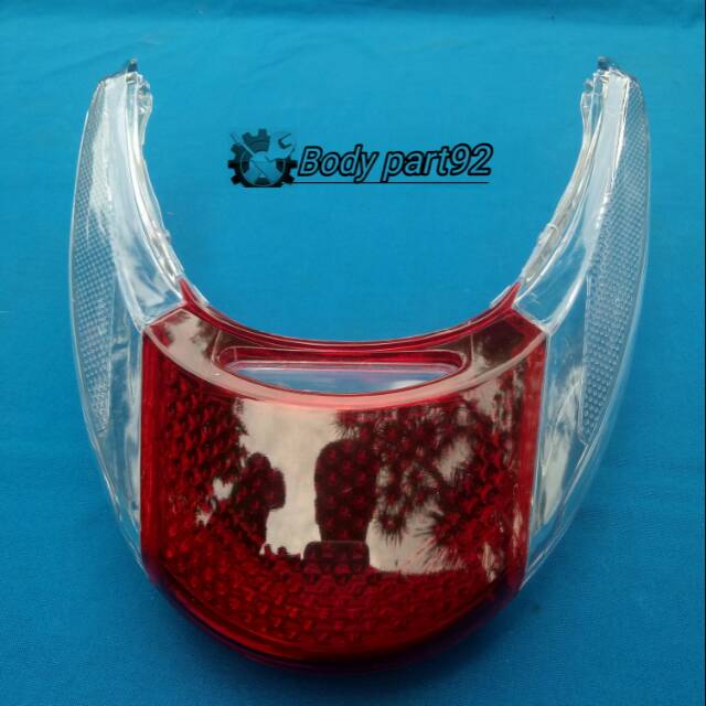 MIKA LAMPU STOP BELAKANG VARIO 110 CW KARBU