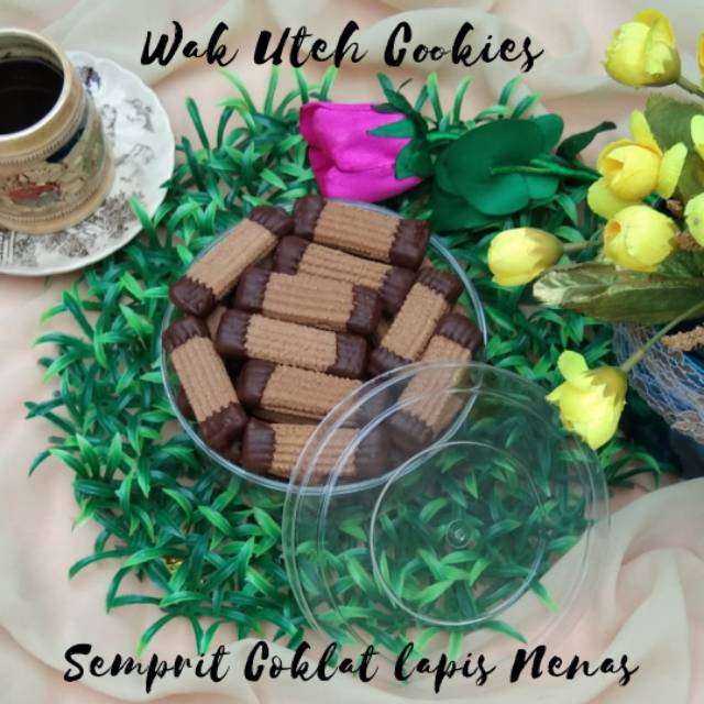 

Kue lebaran semprit coklat