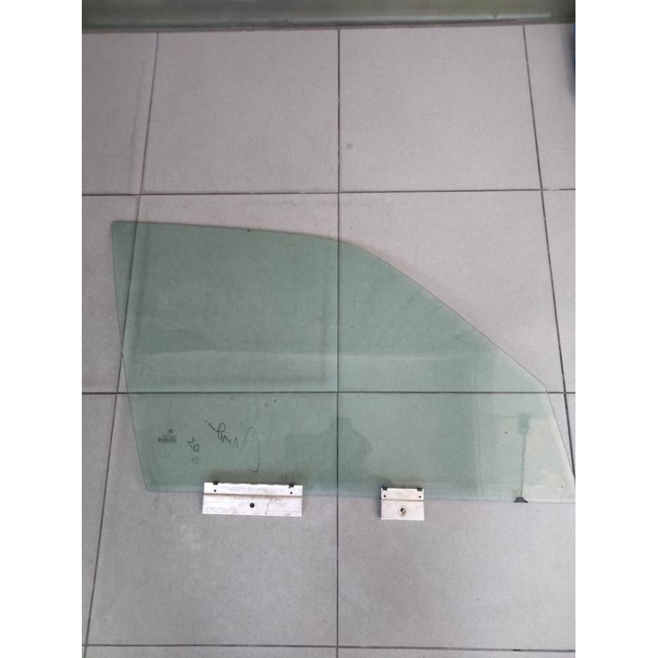 KACA PINTU DEPAN BMW E34