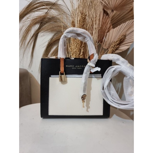 mj grind mini tote smoke almond original