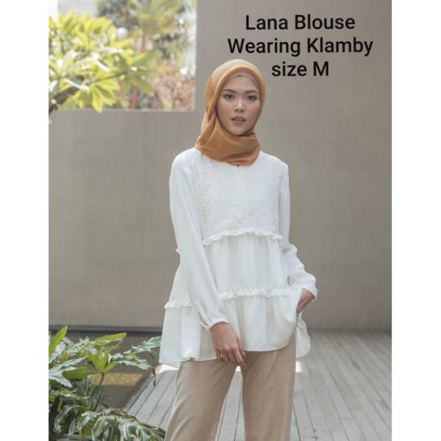 Lana Blouse Wearing Klamby