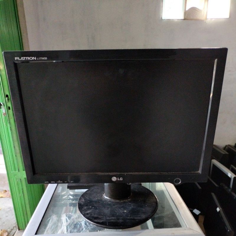 Lcd monitor pc/komputer 17 wide bukan kotak/square second normal bergaransi