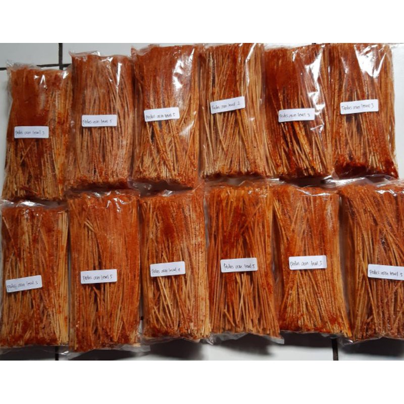 

kemasan 60g isi 5 bungkus maakaroni/mie lidi/mie kremes.bisa mix atau pilih salah satu