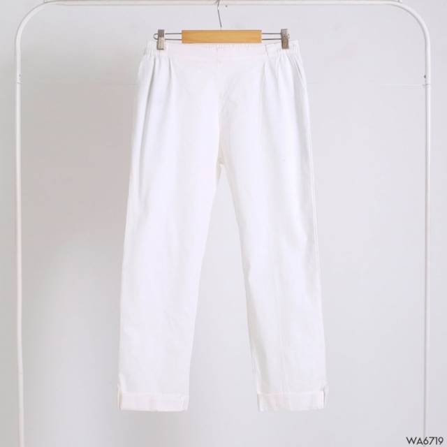 BAGGY WHITE PANTS Celana Panjang Wanita