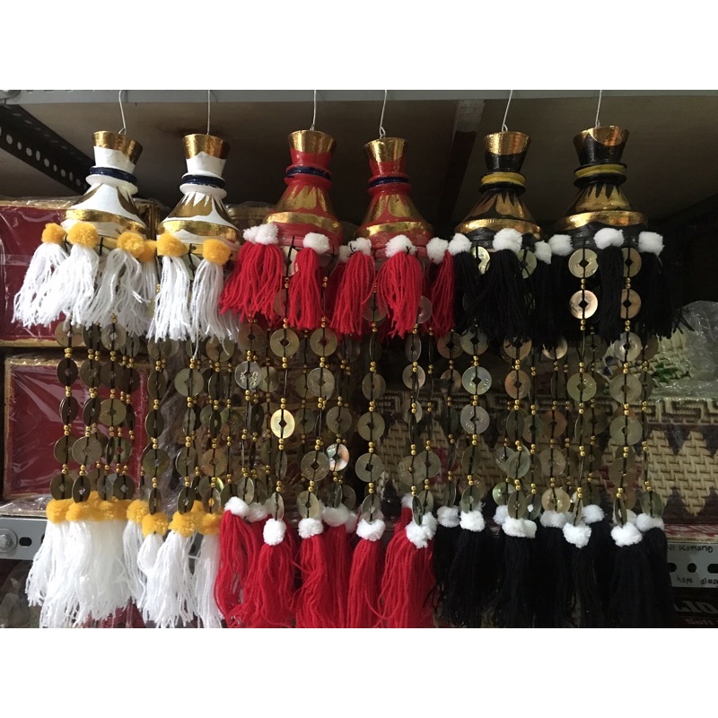 SAMPIAN ATAU GANTUNGAN DARI UANG BOLONG.