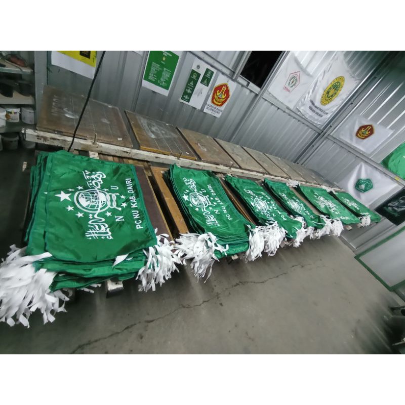 isi 50pcs bendera muslimat NU mini ukuran 30cm x 50cm, bisa rikues tambah tulisan nama cabang