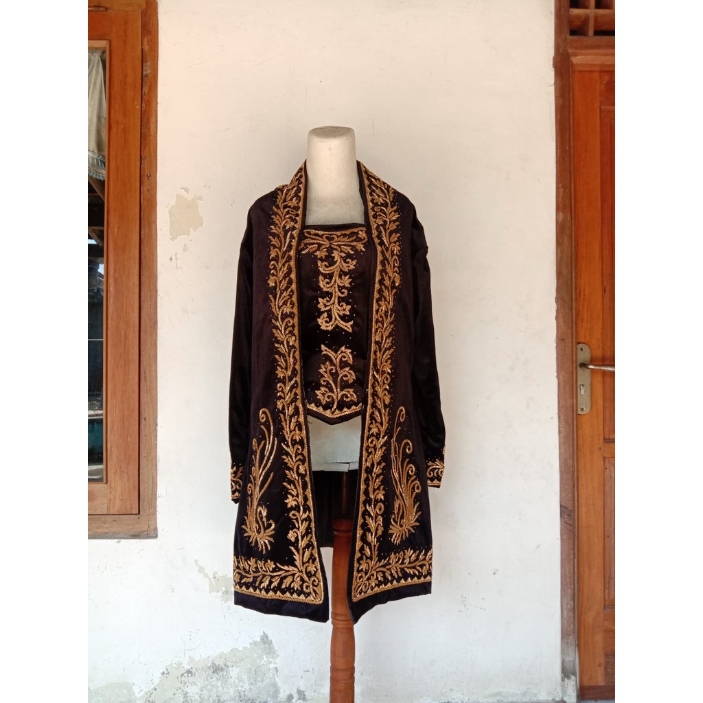 Kebaya Bludru Hitam Pengantin Jawa
