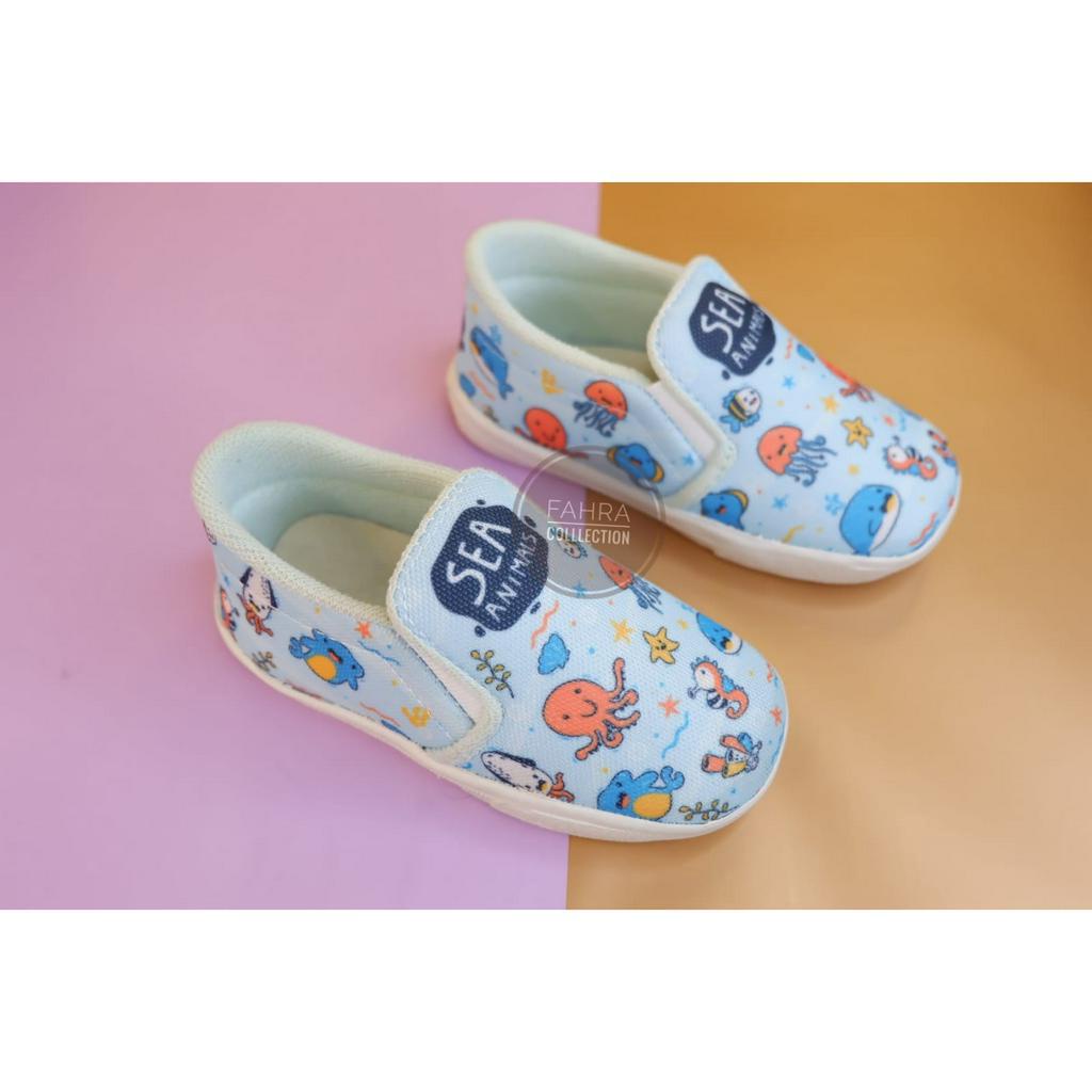 sepatu slip on anak motif cumi cumi 1 2 3 4 5 6 tahun