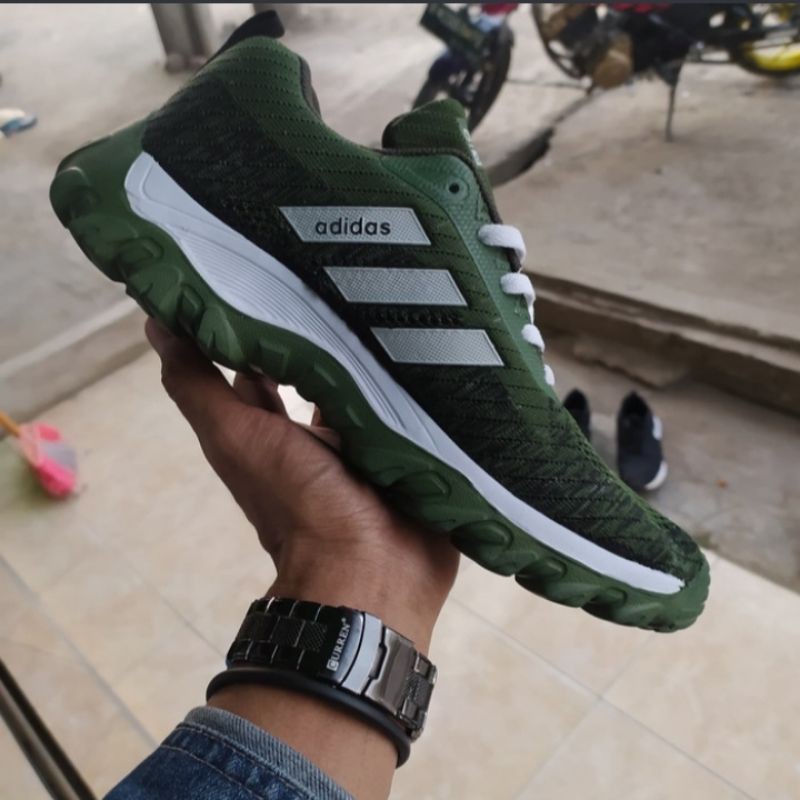 Sepatu adidas running men