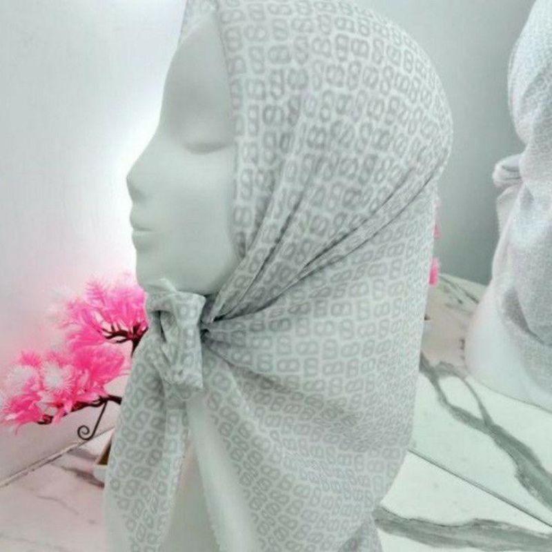 tapis square vanilla buttonscarves