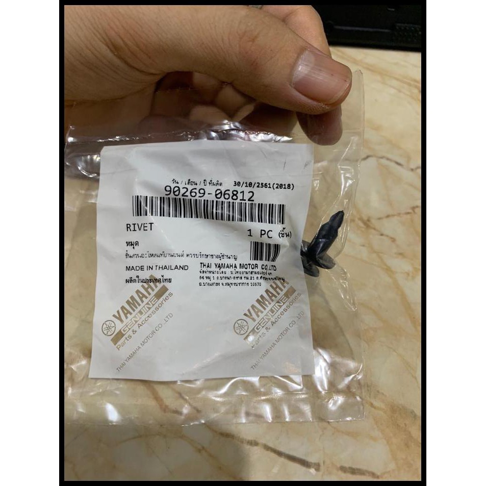 BAUT KLIP PLASTIK BODY N MAX ASLI ORI YAMAHA 90269-06812