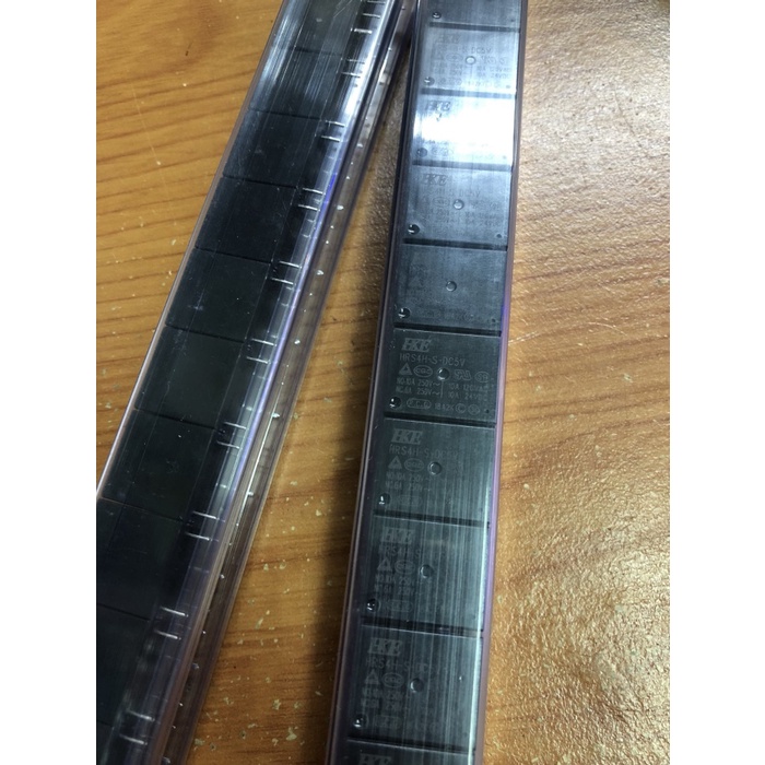 Relay HKE 5P-5VDC hitam