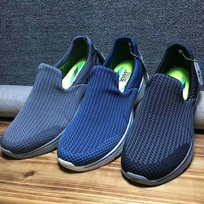 slurup ""Skechers / sepatu skechers / skechers original / Skechers Men GoWalk 4 - Hitam, 40""