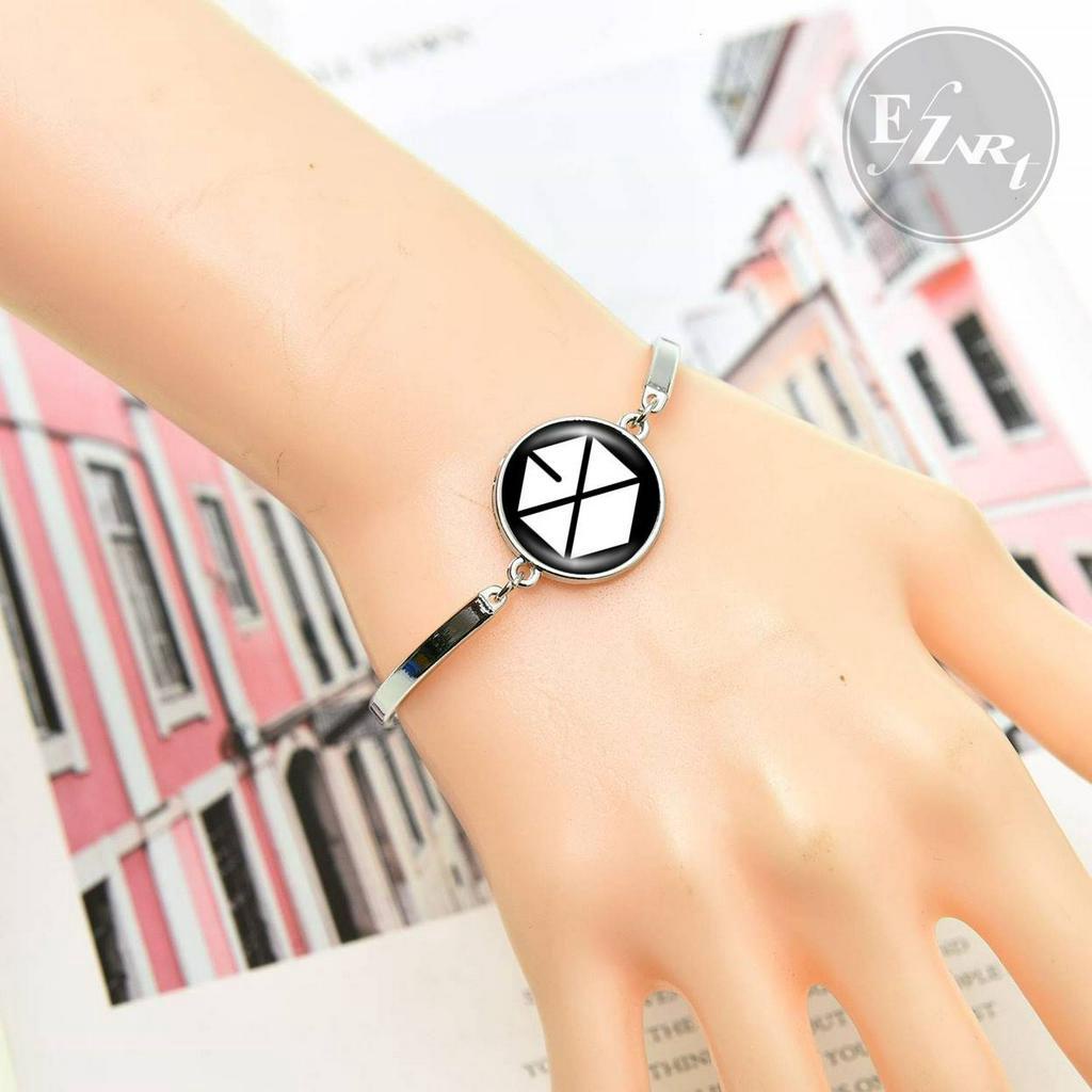 GELANG BANGLE EDISI K-POP LOGO: BTS, BLACKPINK, TWICE, RV, EXO, GOT7, NCT, GFRIEND, APINK, ASTRO DLL