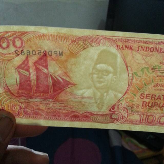 Uang 100 rupiah Kapal Penisi thn 1992 asli BI