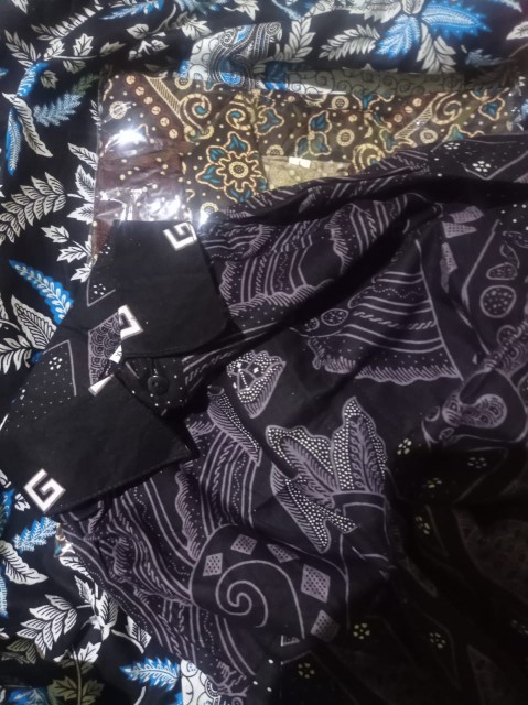 Hem Batik Pria Modern