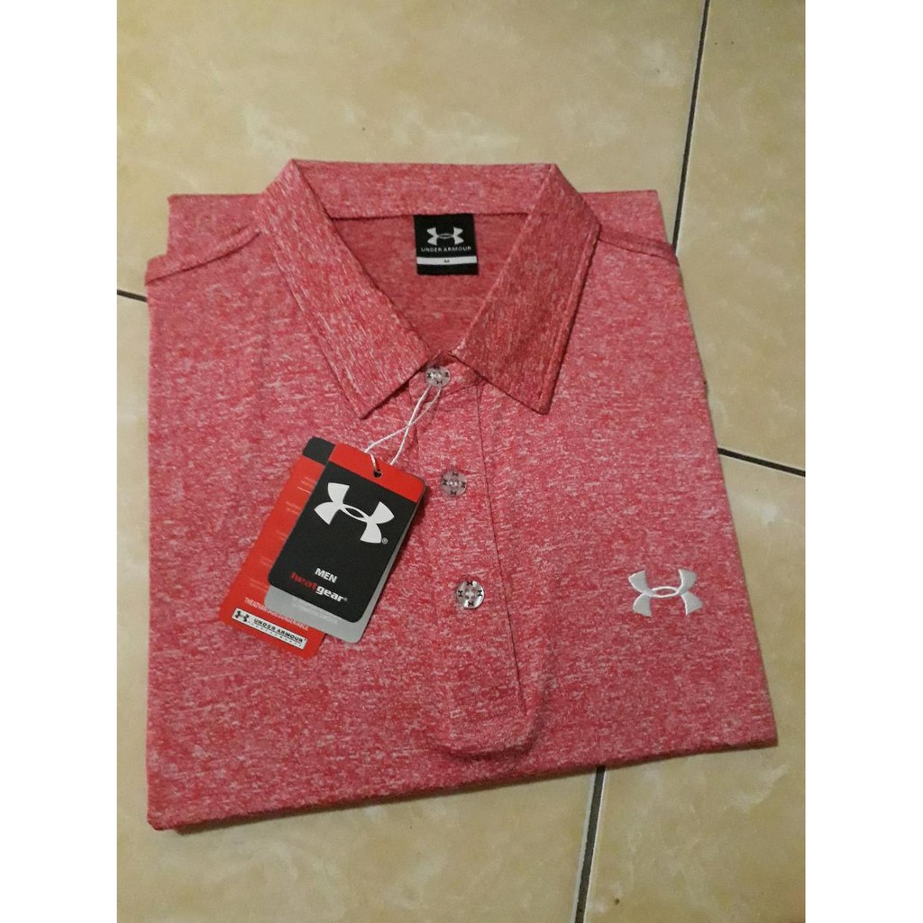 Kaos Under Armour Golf dan Sarung Tangan Golf dan Tee Plastik Golf