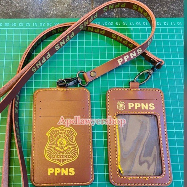 

Name Tag ID Card Tali Kulit PPNS Dompet Kartu Tali Kulit PPNS 4 Slot Card ORIGINAL PREMIUM