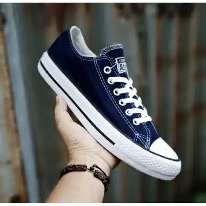 sneakers converse all star terlaris paling banyak di cari