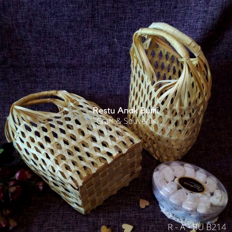 

(B214) Tas Snack Anyaman Bambu 14cm|Wanita|Hand Bag|Hampers|Hajatan|Kemasan|Packaging|Hadiah|Kado-wadah Kue Kering - Anyaman BAmbu _ Wadah Buah wadah nastar pastel kastengel putrisalju
