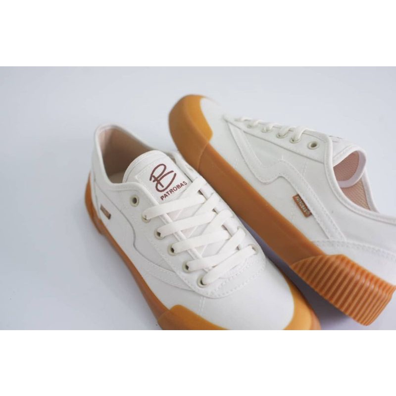 Patrobas Equip Low White Gum