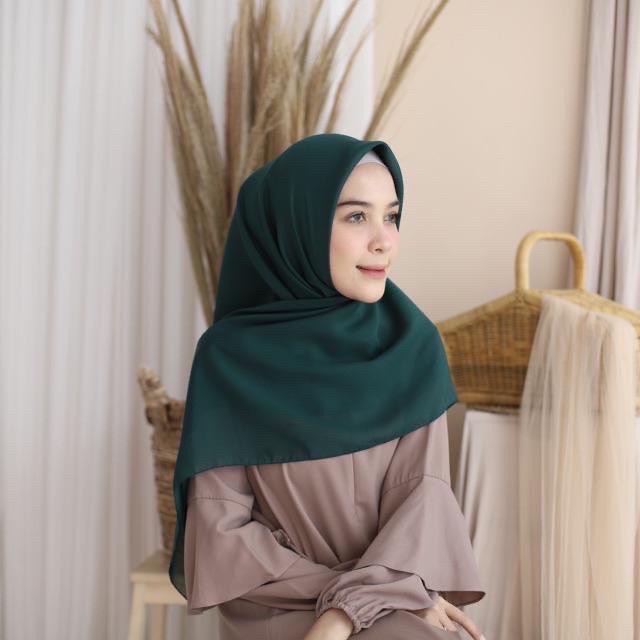 BELLA SQUARE Hijab Segiempat Warna Part1 Jilbab Pollycotton Premium [COD] [Go-Send]-LIGHT GREY