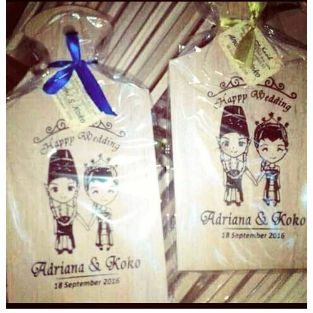 Souvenir talenan kayu