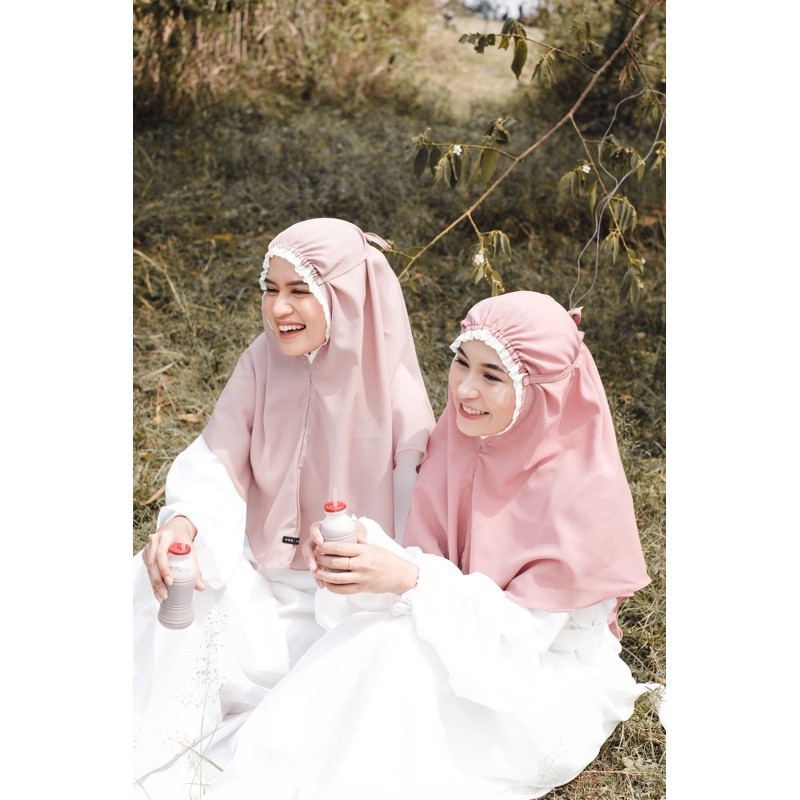 hijab.ootd (DIAMOND CREPE) BERGO ELYA ALYA TALI NON PET RENDA SERUT