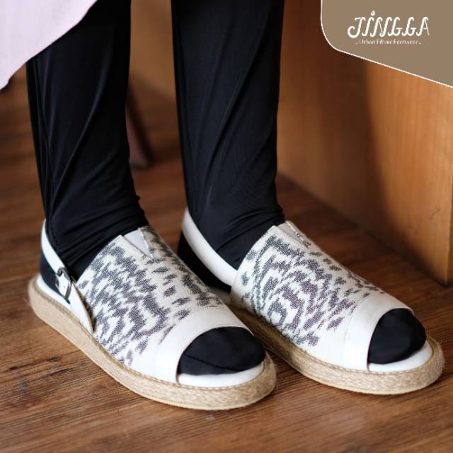 Sandal Etnik Platform Jingga Sabrina