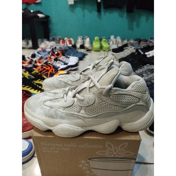 Sepatu Second Adidas Yeezy 500