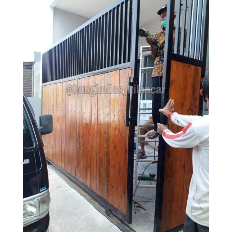 pagar rumah minimalis / pagar besi kayu / pintu gerbang rumah