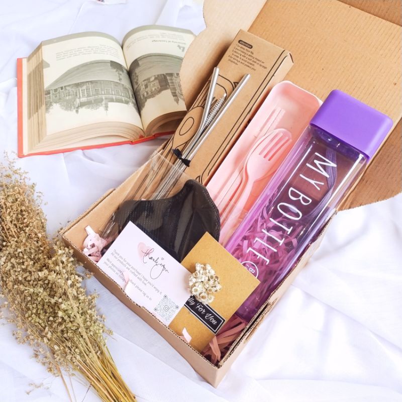 

Hampers Gift Box My Bottle Dan Set Alat Makan Untuk Kado Ultah Wisuda Murah