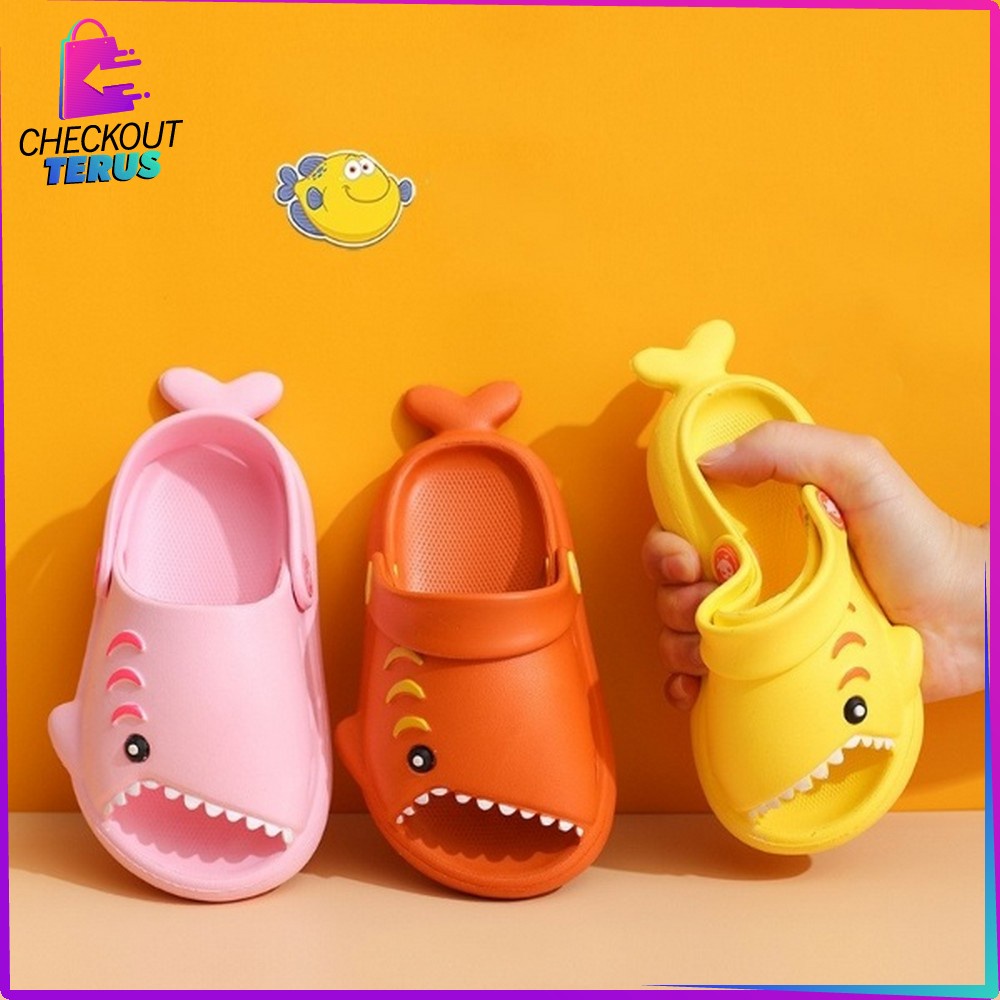 CT S41 Sandal Hiu Anak Anti Slip Karakter Bayi Hiu Lucu Bisa Untuk Cewek Cowok Kekinian Slide Import