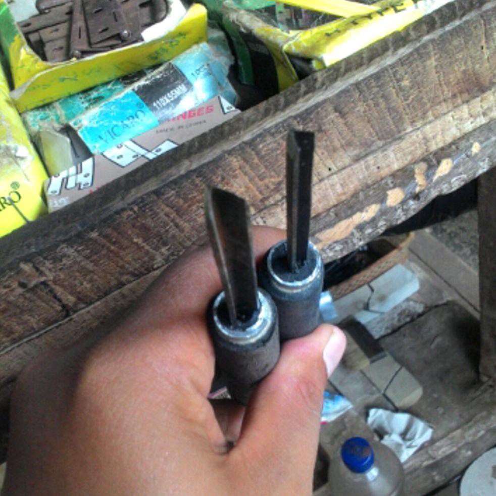 

pahat coret V 5mm sama 4mm