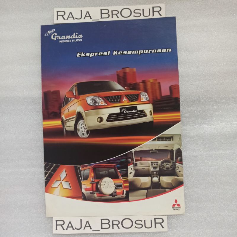 Poster brosur katalog Mitsubishi Kuda Grandia 2005